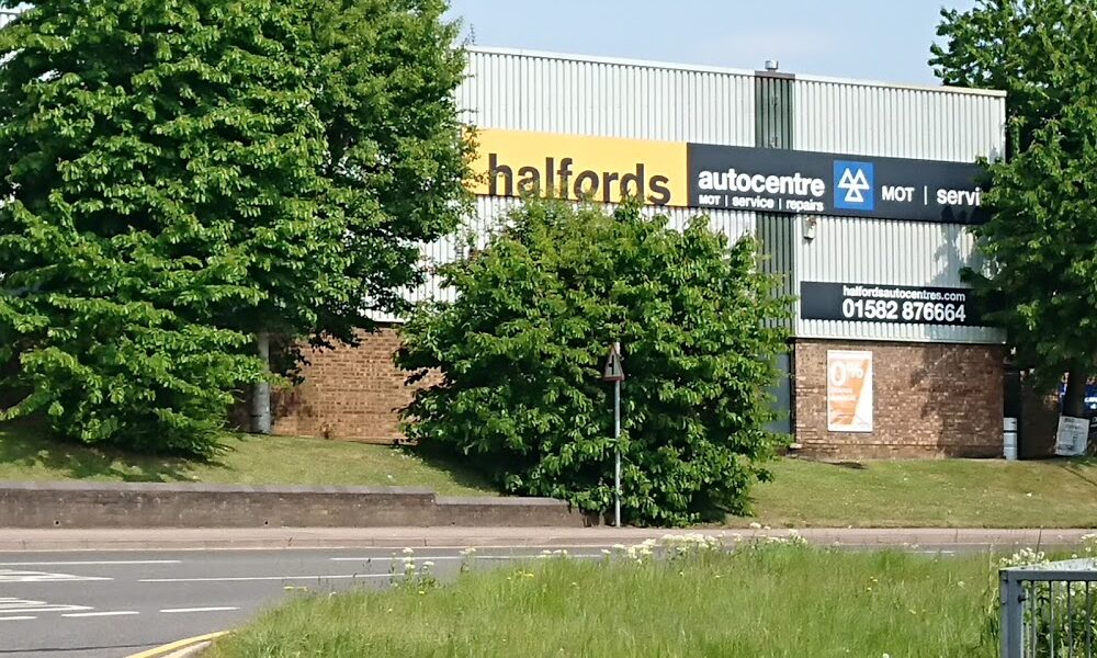 Halfords Autocentre Luton