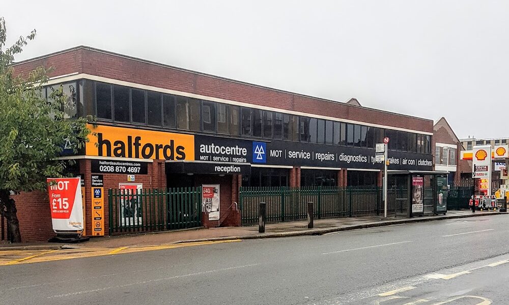 Halfords Autocentre Southfields London